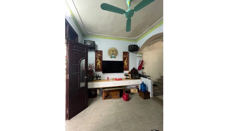 Nhà MT kinh doanh - Lê Văn Thịnh - 182m2 -nở hậu -2 tầng -cho thuê 20 tr